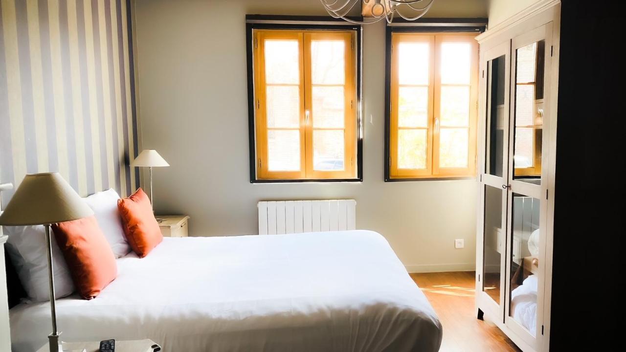 Hotel La Licorne & Spa Ліон-ла-Форе Екстер'єр фото