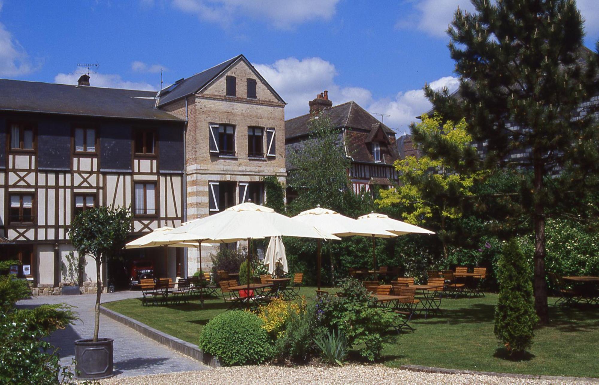 Hotel La Licorne & Spa Ліон-ла-Форе Екстер'єр фото